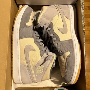 Air Jordan 1 Mid “Coconut Milk”